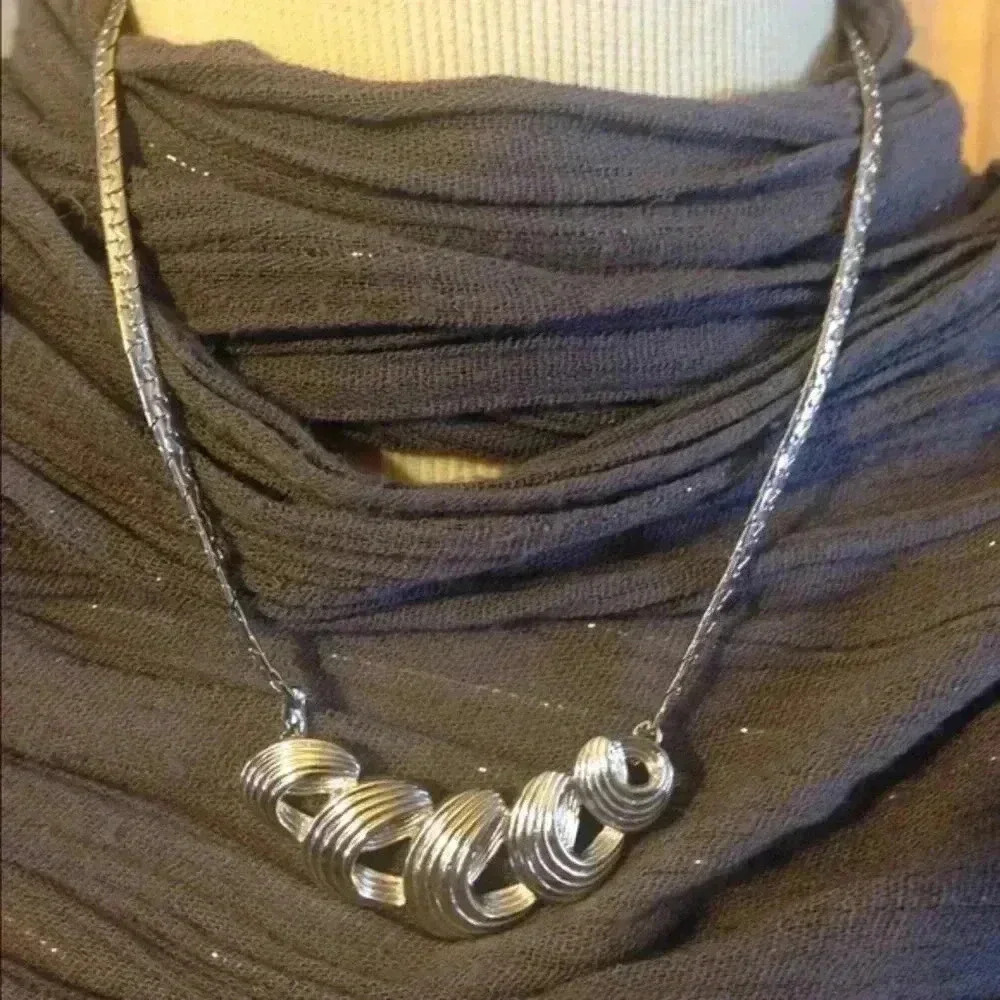 Vintage swirl silver necklace